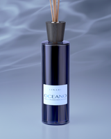 LINARI OCEANO Raumduft-Diffusor im amethystfarbenen Glasflakon mit Eschenholzdeckel und naturfarbenen Stäbchen